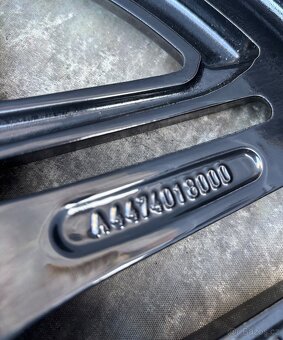 Originál Alu kola Mercedes V-Klasse 245/45R19 - 8