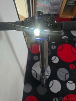 Elektrokoloběžka - 8