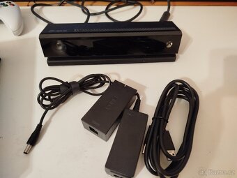 Xbox One S 1TB, Kinect, 30 her pro děti + krabice - 8