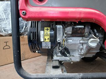 Prodám elektrocentrálu Honda EM 5500 - 8