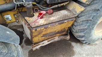 CAT 432D - 8