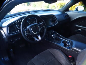 Dodge Challenger, 5.7 HEMI V8 SRT vzhled - DPH - 8