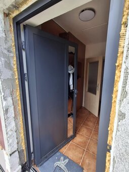 Prodám nové hliníkové dveře .Belgický profil. Aliplast - 8