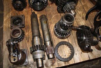 Zetor crystal převodovka obal meziskříň soukolí - 8