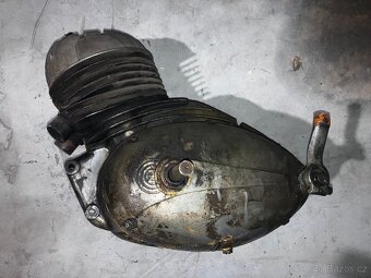 motor na ČZ 150 - 8