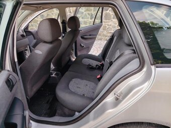 prodám Škodu Fabii 1 kombi 1.2 47kw ,r.v. 2003 - 8