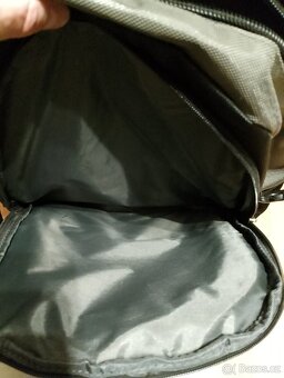 Prodám Školní tašku v krásném stavu - 8