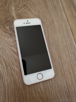 Apple iPhone SE 1. Generace 32GB - 8
