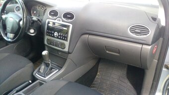Ford Focus - 8