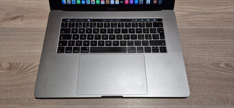 MacBook Pro 15"/Touch Bar/i7 3,8 GHz/16GB/512GB/R450 2GB - 8