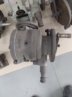 Dělička, otočný stůl - 8