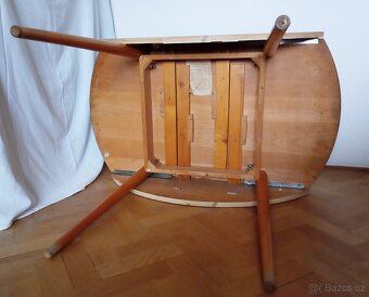 Jídelní stůl skládací - 8