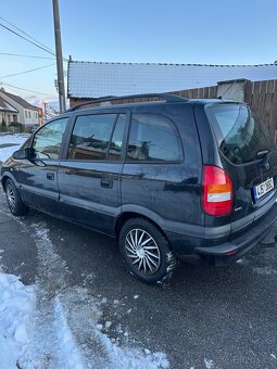 Opel Zafira 2.0 - 8
