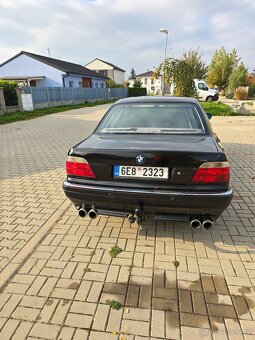 BMW 730i - 8