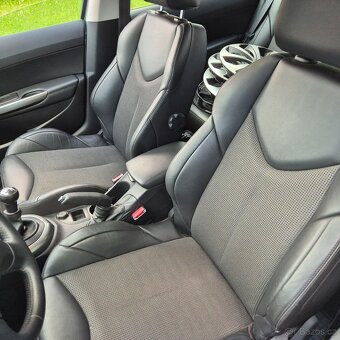 Peugeot 308 - 8