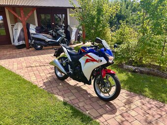 Honda CBR 250R - 8