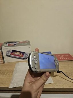 Konzole Sony PSP 3004 Mystic Silver + hry krabice pouze - 8
