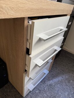 Sestava nábytku - 8