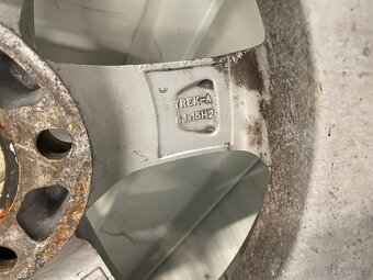 Alu kola Dezent 5x114,3 195/65/15 letní 7mm - 8