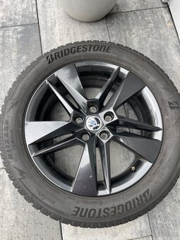 Originál Škoda 215/55 R17 - 8