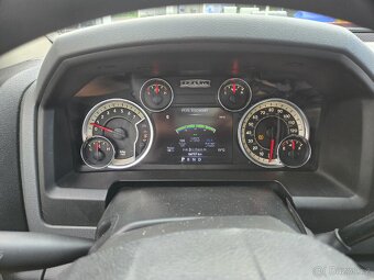 DODGE RAM 4.7 V8 4x4 - 8