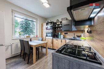 Prodej bytu 4+1, 82 m², Sokolov, ul. Jiřího z Poděbrad - 8