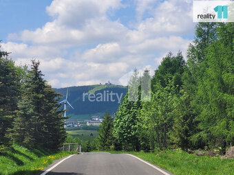 Prodej pozemku, inženýrské sítě na hranici, 2335 m2, kousek - 8