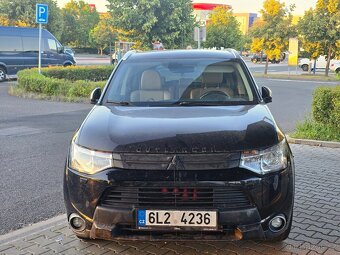 Mitsubishi Outlander - 8