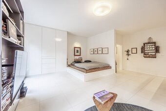 Prodej bytu 69,3 m2/předzahrádka 39 m2, v ulici U Hostína, Ú - 8