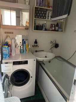 Byt s garáží a balkónem 2+1 v Písku - 8