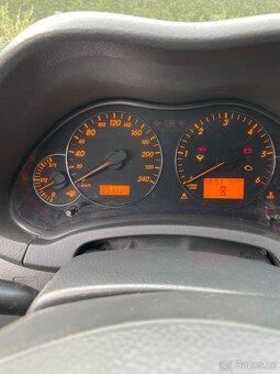 Toyota Avensis 2.0 D4D - 8