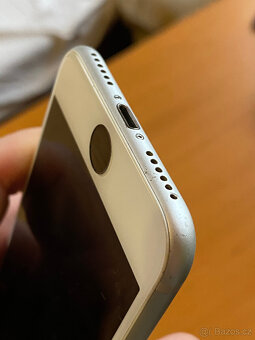 iPhone 7 / 32GB - 8