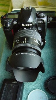 NIKON-D100,s Gripem MB-D100. - 8