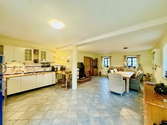 Prodej chalupy 252 m2, pozemek 1418 m2 - 8