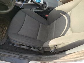 BMW 3 e90 2.0i - 8