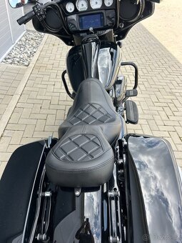 HARLEY DAVIDSON street glide FLHXS speciál - 8