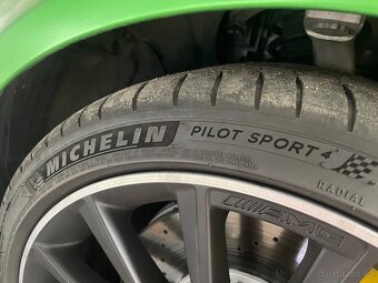 Michelin Pilot Sport 4 225/40 a 255/35 R19 - 8