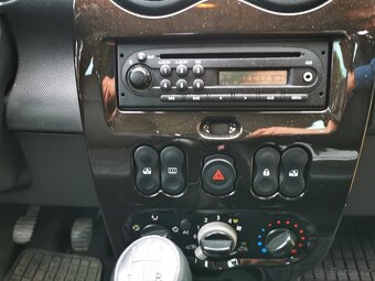 Dacia Duster 1.6 - 8