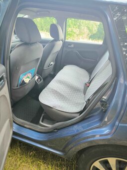 Ford Focus combi 2007 1,6 android radio, pravidelny servis - 8