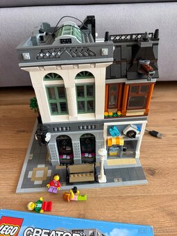 LEGO Creator Expert 10251 Brick Bank - Z VÝSTAVKY + SVĚTLA - 8
