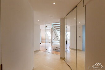 Prodej luxusního bytu 4+kk Praha Smíchov - 8