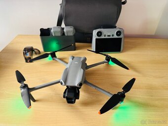 DJI Air 3 Fly More Combo (DJI RC 2) Jako nový - 8