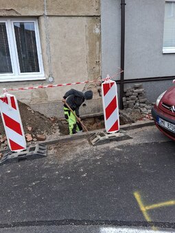 Zemní práce / demolice – ručně i bagrem, nástup ihned
- 8