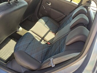 Predám Renault Clio Grandtour 1.2 benzín ,55kw rok výroby 20 - 8