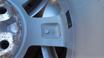 Zachovalé alu disky originál Škoda Octavia II 6jx15h2 et 47 - 8