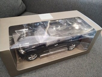 Mercedes Benz M class 1/18 - 8