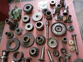 Díly frézky soustruhy - 8