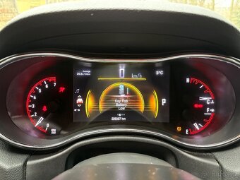 Dodge Durango 2015 3.6 V6 7 míst kosmické vady - 8