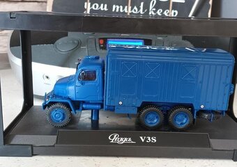 Model Praga, Abrex 1:43, novy - 8