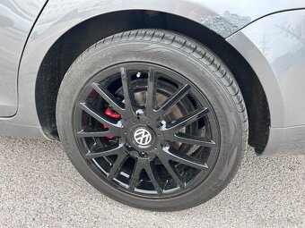 Volkswagen Jetta 2.0 FSI Sportline - 8